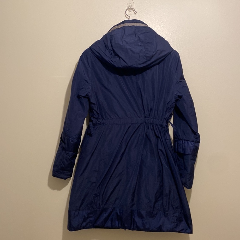 ‘S MAXMARA Navy Quilted Hooded Reversed Jacket. Size 8 ( missing belt) - Picture 12 of 14